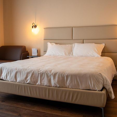 Hotel Orizzonti Vigneti Repetto à Sarezzano Extérieur photo