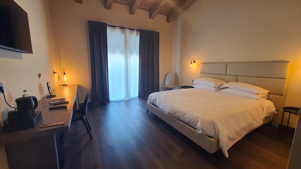 Hotel Orizzonti Vigneti Repetto à Sarezzano Extérieur photo